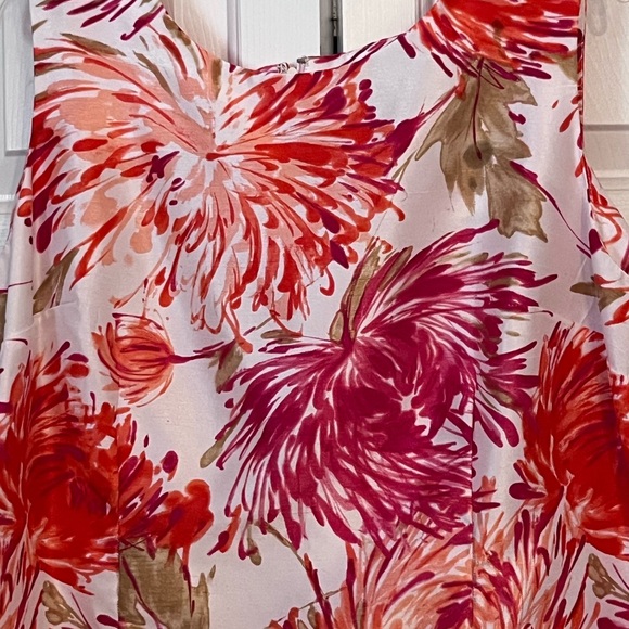 Studio I Sleeveless Floral Dress. - Picture 6 of 7